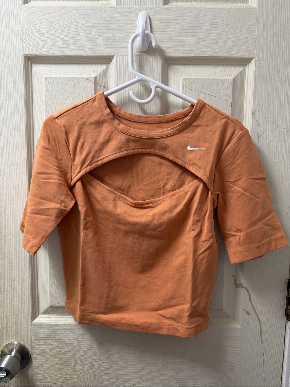 🧡 Nike Orange Cutout Crop Top